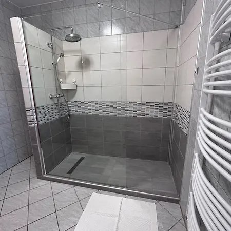 Liza Vendeghaz Apartmán *